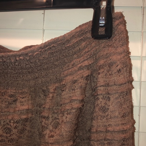 🚂Maurice’s elastic Taupe lace skirt - Picture 4 of 4